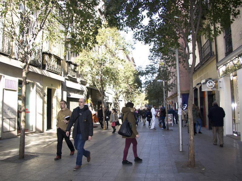 Hostal Los Alpes Madrid Exterior photo