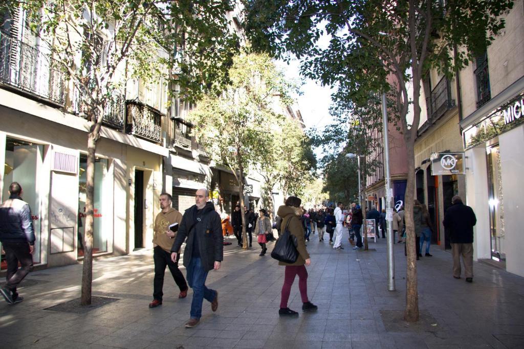 Hostal Los Alpes Madrid Exterior photo